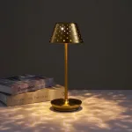 lampe-de-chevet-design-rechargeable-abat-jour-pointe Lampe de chevet Design Rechargeable Abat-jour Pointé