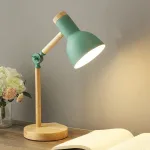 lampe-de-chevet-en-bois-ajustable lampe de chevet en bois ajustable