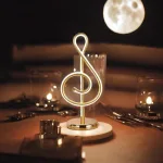 lampe-de-chevet-en-metal-dore lampe de chevet en métal doré