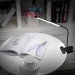lampe-de-lecture-au-lit Lampe de Lecture au Lit