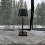 lampe-de-nuit-en-metal-vintage lampe de nuit en métal vintage