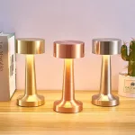 lampe-en-metal-pour-table-de-nuit lampe en métal pour table de nuit