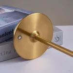 lampe-moderne-rechargeable-abajour-pointu lampe moderne rechargeable abajour pointu